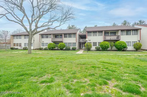 12 Avon Dr #J, East Windsor, NJ 08520