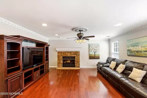 Living - 339 Murray Dr, Jackson, NJ 08527 photo 1 of 2