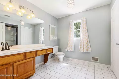 Bath - 339 Murray Dr, Jackson, NJ 08527 photo 3 of 4