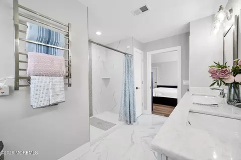 Bath - 346 Delaware Dr, Brick, NJ 08723 photo 2 of 3