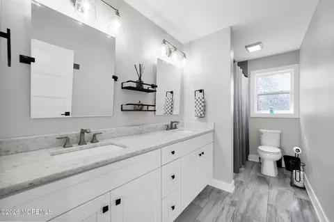 Bath - 346 Delaware Dr, Brick, NJ 08723 photo 3 of 3