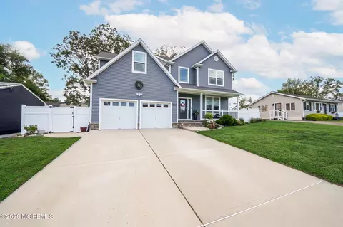Exterior - 346 Delaware Dr, Brick, NJ 08723 photo 2 of 3