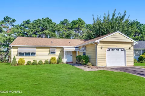 9 San Carlos Ct, Toms River, NJ 08757