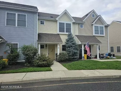 24 Cedar Xing #16, Red Bank, NJ 07701
