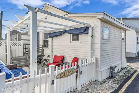 21 Shore Villa Rd #C, Seaside Park, NJ 08752