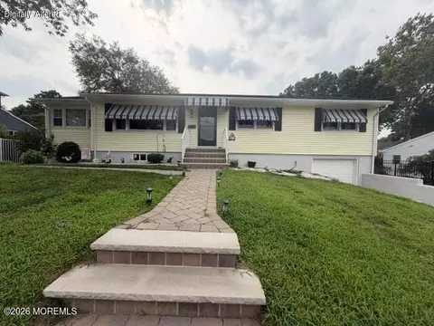174 Waterview Ave, Belford, NJ 07718