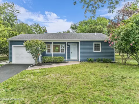 109 Edinburgh Ct, Toms River, NJ 08757