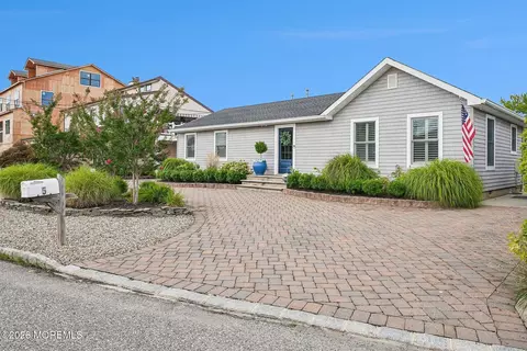 5 Sage Rd, Toms River, NJ 08753