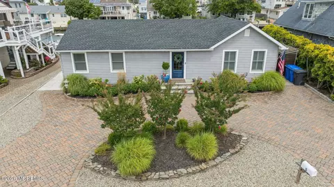5 Sage Rd, Toms River, NJ 08753