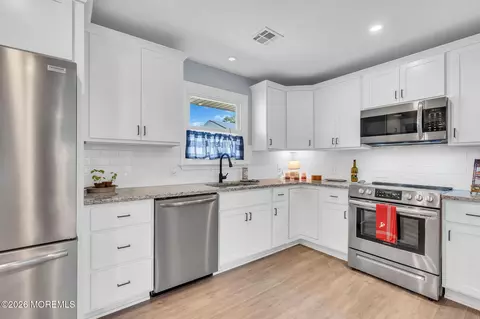 Kitchen - 1530 Arient Rd, Forked River, NJ 08731 photo 4 of 4