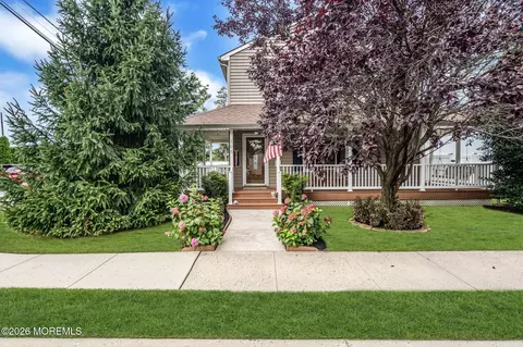 106 Perry St, Keyport, NJ 07735