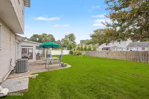 Exterior - 159 Berkeley Dr, Brick, NJ 08724 photo 4 of 5