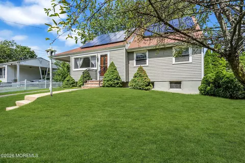 341 Middle Rd, Hazlet, NJ 07730