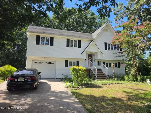 64 Chandler Ave, Keyport, NJ 07735
