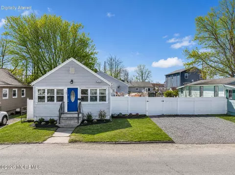 140 7th St, Keansburg, NJ 07734