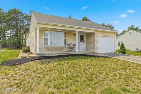 196 Pulaski Blvd, Toms River, NJ 08757