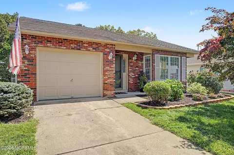 1933 Quimby Ct, Toms River, NJ 08755