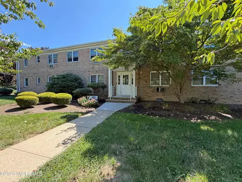 75 Stonehurst Blvd #F, Freehold, NJ 07728