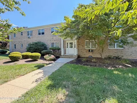75 Stonehurst Blvd #F, Freehold, NJ 07728