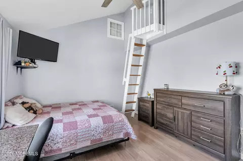 Bedroom - 1210 Varuna Dr, Forked River, NJ 08731 photo 7 of 11