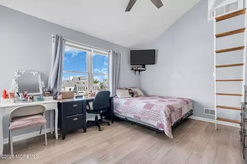 Bedroom - 1210 Varuna Dr, Forked River, NJ 08731 photo 6 of 11
