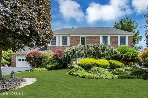 4 Plowshare Ct, Marlboro, NJ 07746