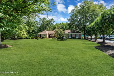 9 Wellington Ct, Colts Neck, NJ 07722
