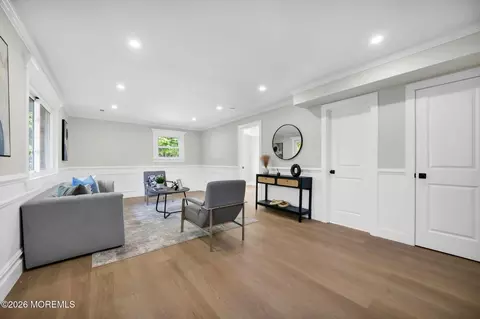 Living - 27 Middlesex Rd, Matawan, NJ 07747 photo 1 of 4
