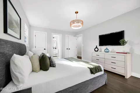 Bedroom - 27 Middlesex Rd, Matawan, NJ 07747 photo 2 of 4