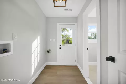 Entry Way - 27 Middlesex Rd, Matawan, NJ 07747 photo 1 of 2