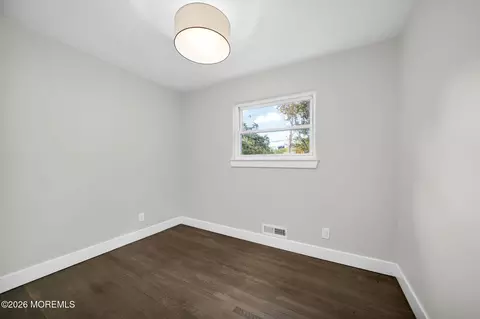 Bedroom - 27 Middlesex Rd, Matawan, NJ 07747 photo 3 of 4