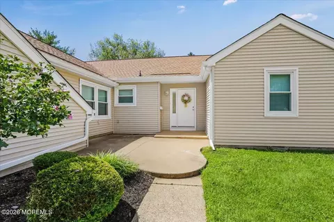 117 Lowens Strasse #A, Freehold, NJ 07728