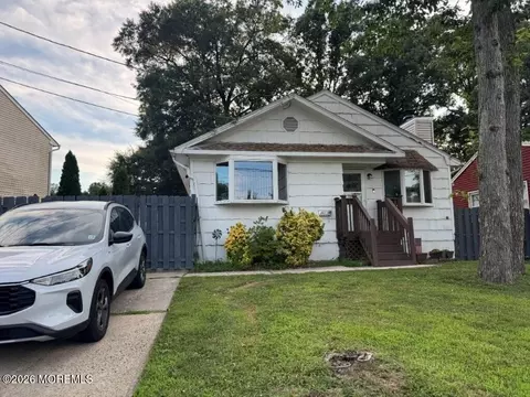826 Arbordale Dr, Keyport, NJ 07735
