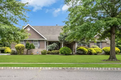 2303 Donna Dee Ct, Toms River, NJ 08755