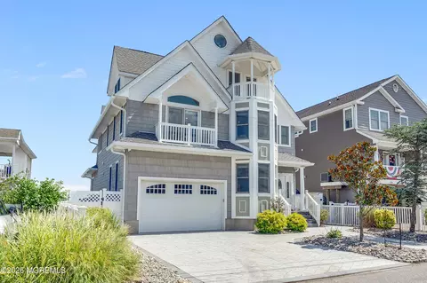 553 Long Point Dr, Toms River, NJ 08753