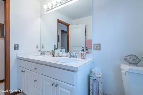 Bath - 39 Lagoon Dr E, Brick, NJ 08723 photo 2 of 4