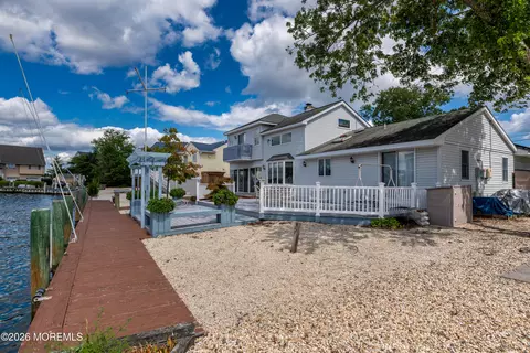 Exterior - 39 Lagoon Dr E, Brick, NJ 08723 photo 8 of 9
