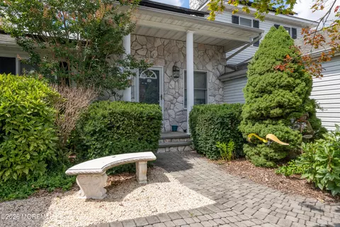 Exterior - 39 Lagoon Dr E, Brick, NJ 08723 photo 4 of 9