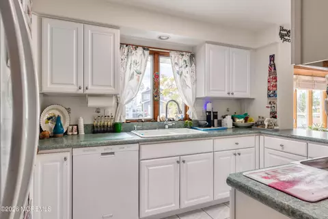 Kitchen - 39 Lagoon Dr E, Brick, NJ 08723 photo 2 of 2