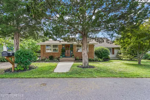 318 Capstan Ave, Beachwood, NJ 08722