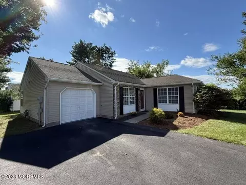51 Farnworth Close, Freehold, NJ 07728