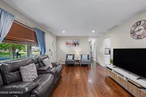 Entry Way - 54 Middlesex Rd, Matawan, NJ 07747 photo 1 of 1