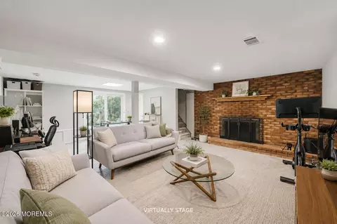 Living - 54 Middlesex Rd, Matawan, NJ 07747 photo 2 of 6