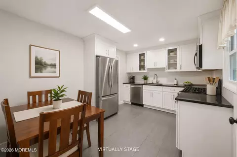 Kitchen - 54 Middlesex Rd, Matawan, NJ 07747 photo 1 of 4