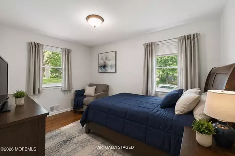 Bedroom - 54 Middlesex Rd, Matawan, NJ 07747 photo 3 of 8