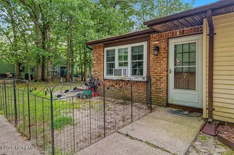 7 Driftwood Dr #204, Little Egg Harbor, NJ 08087