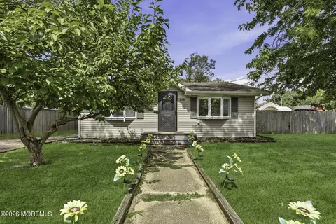 308 Tiller Ave, Beachwood, NJ 08722