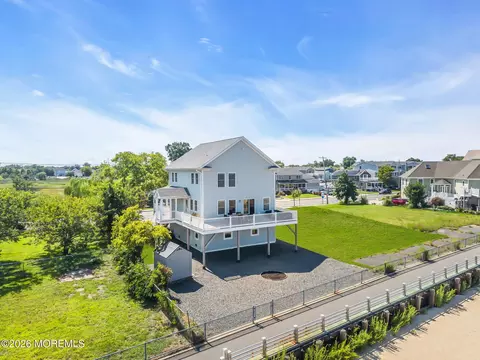 View/Area - 655 Front St, Union Beach, NJ 07735 photo 3 of 17