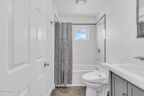 Bath - 655 Front St, Union Beach, NJ 07735 photo 4 of 4