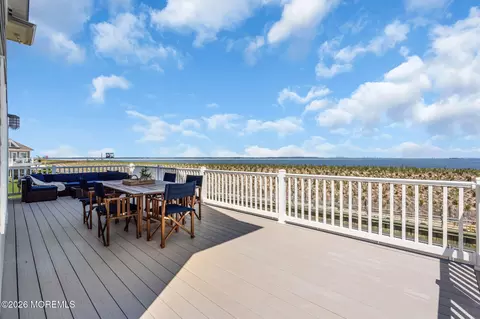Exterior - 655 Front St, Union Beach, NJ 07735 photo 5 of 9